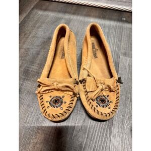 Minnetonka Me To We Tan Suede Beaded Moccasins Womens 5 Tan 407J